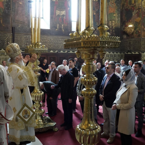 Săptămâna a 5-a din Postul Paștilor, Biserica rânduiește două Denii din slujbe, miercuri seara și vineri seara. Canonul cel Mare al Sfântului Andrei Criteanul se citește miercuri seara, iar vineri seara este Denia Acatistului Bunei Vestiri.