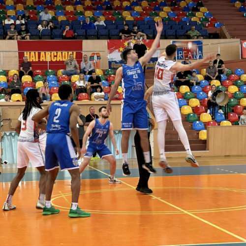 CSM Galați a încheiat un sezon de succes în baschetul masculin al Ligii Naționale, sub conducerea lui Florin Radu."

"CSM Galați șochează Liga Națională de baschet masculin sub Florescu