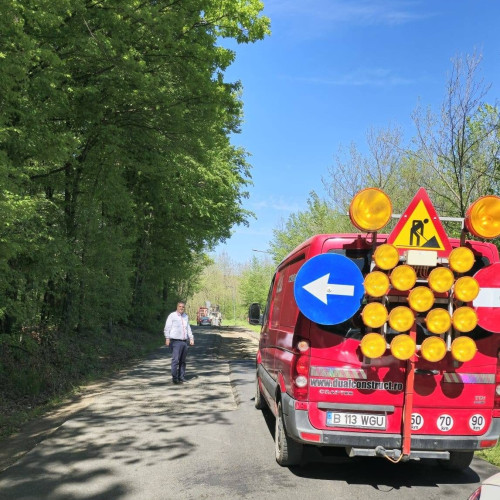 Start asfaltare DC 112 Gura Foii - Bumbuia, Primarul Radu Nicolae Georgescu anunță: "Cea mai afectata strada din comuna Gura Foii va fi complet modernizata.