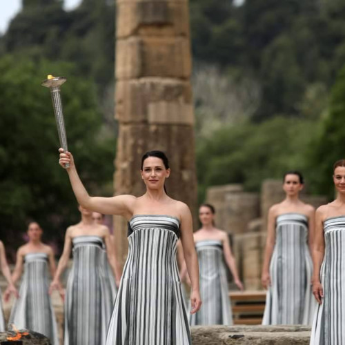 Flacăra Olimpică Aprinsă în Grecia pentru Jocurile Olimpice Paris 2024