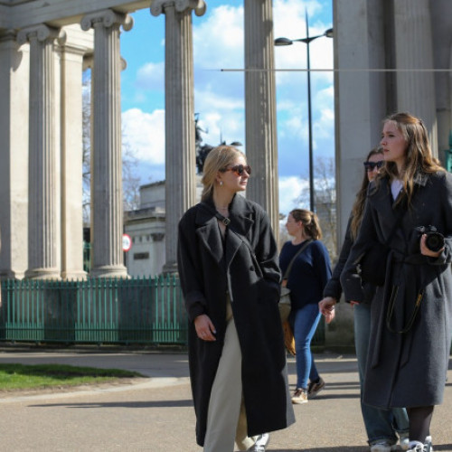 Premierul britanic respinge propunerea UE privind mobilitatea tinerilor în Marea Britanie