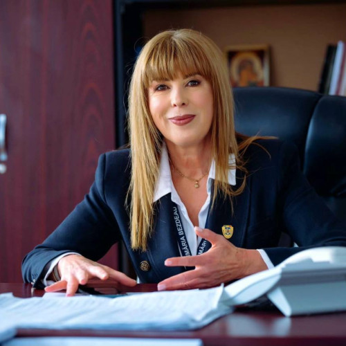 Teodora Anghelescu, primarul din Bezdead, chemă locuitorii să se alăture comunității online