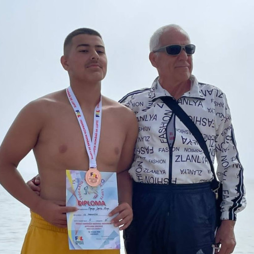 Marian Daniel Mihai de la CS Târgoviște se luptă pentru bronz în cadrul Turneului Internațional U15 Wrestling Challenge