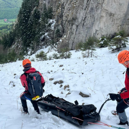 Salvamontiștii din Argeș și Vâlcea au găsit cadavrul unui american dispărut în muntele din Olt