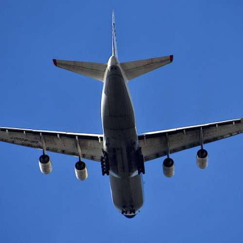Alertă cu bombă la aeroporturile din România: Pilotul unui avion a decis să aterizeze de urgență la Iași, după ce a primit alerta de la Chișinău
