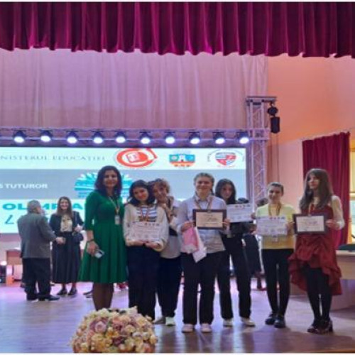 Șase eleve dâmbovițene s-au întors cu premii de la Olimpiada Națională de Limba și Literatura Română pentru ciclul gimnazial, în Slatina!