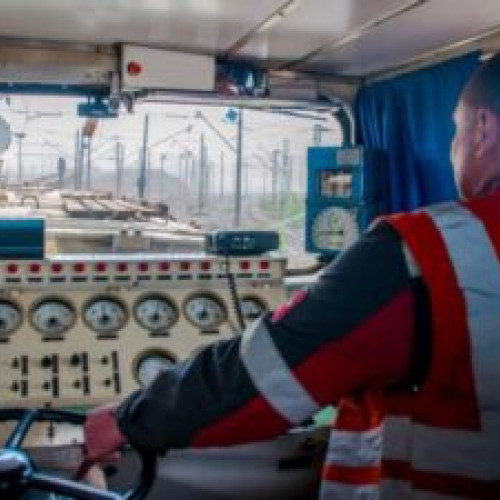 Mecanic de locomotivă din Braşov cercetat penal pentru refuzul recoltării sângelui în caz de beţie la locul de muncă