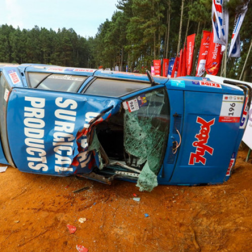 Tragedie la o cursă de mașini în Sri Lanka: cel puțin șapte morți și zeci de răniți în urma unui impact teribil cu mașina. Atenție, imagini șocante! Armata organizează investigații la locul accidentului.