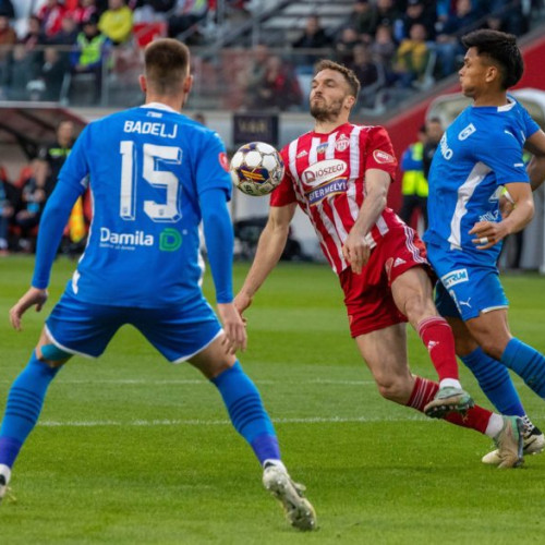 Universitatea Craiova zdrobeste Sepsi OSK pe teren propriu in debutul etapei a 5-a a play-off-ului SuperLigii de fotbal