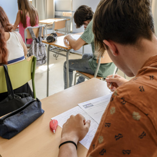 Absolvenții BAC ar putea să-și mărească nota la cel puțin o probă, conform unui proiect depus la Senat.