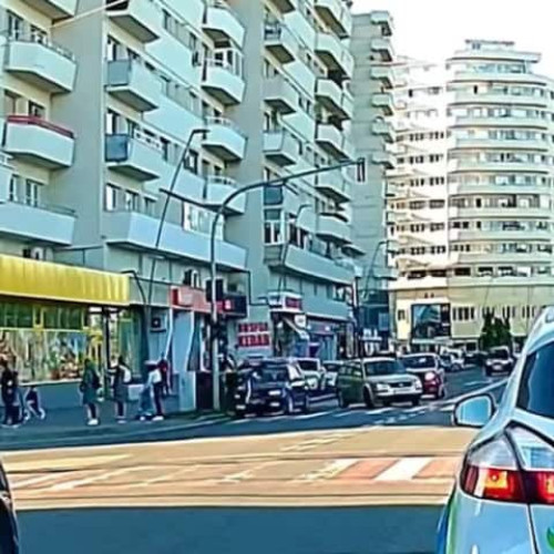 Evităm copiii ce treceau cu bicicleta și au fost acroșați de o mașină de școală de șoferi în Alba Iulia.

"Accident cu copil pe bicicletă la intersecția din Alba Iulia