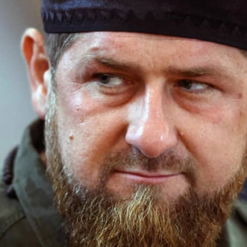 Kadîrov suferă de necroză pancreatică, o boală care nu-i dă șanse mari de supraviețuire. Kremlinul pregătește succesiunea (Presă)