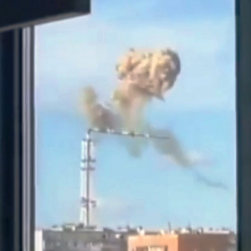 Turnul TV din Harkov, rupt în două după un atac rusesc cu rachetă: Semnalul de televiziune întrerupt în al doilea oraș din Ucraina