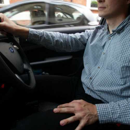 Unii șoferi cred că nu trebuie să poarte centura de siguranță dacă mașina are airbag. Mituri în trafic: care sunt adevărate, care nu