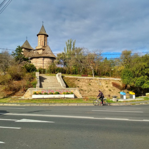 Achiziţia serviciilor de proiectare pentru modernizarea scărilor Bisericii "Precista" este încredinţată firmei Archivision AV Studio SRL.