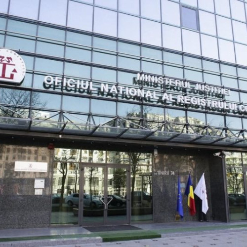 Sindicaliştii din Registrele Mureş, Braşov, Harghita şi Covasna se alătură protestelor naţionale pentru salarii mai mari. Mitinguri organizate în faţa instituţiilor, nemulţumirile vizează nivelul scăzut de salarizare. Guvernul solicitat să crească veniturile cu 15%. Declanşarea conflictului colectiv în august dacă revendicările nu sunt satisfăcute.