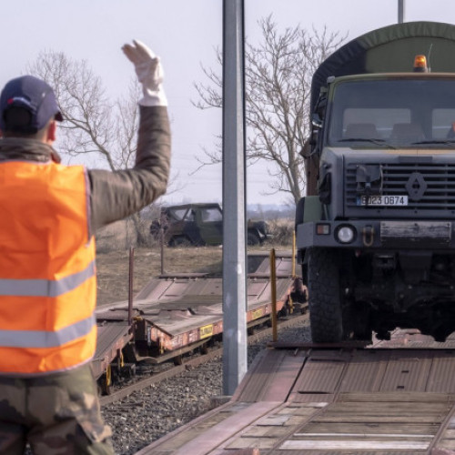 Echipament donat de Estonia pentru Ucraina va tranzita România. Militarii ucraineni se vor antrena cu acesta în țară