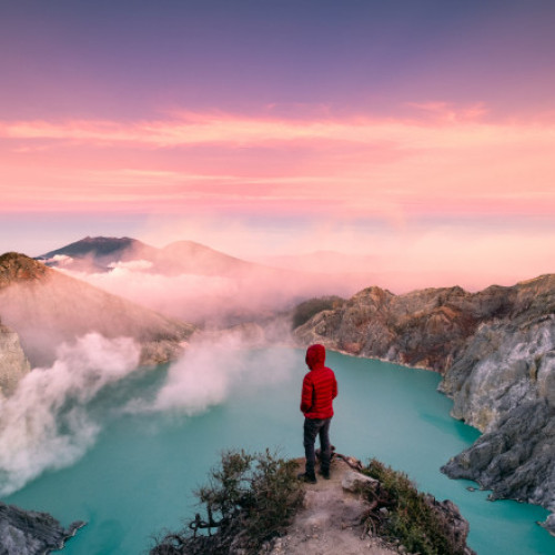 Turist Chineseză Moartă în Încercarea de a Face un Selfie în Indonezia