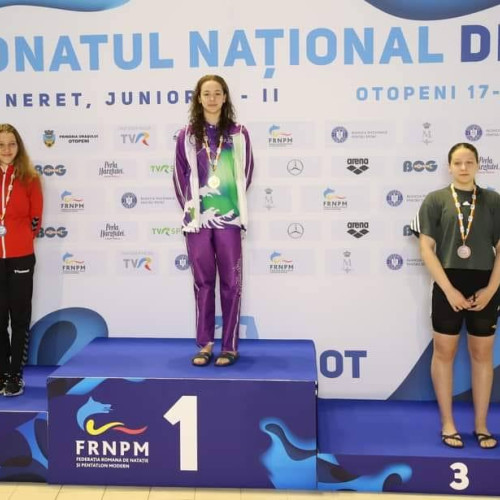 Tânăra înotătoare Anastasia Udroiu-Ivan din Târgoviște s-a impus ca dublă campioană la Campionatul Național de Înot din România