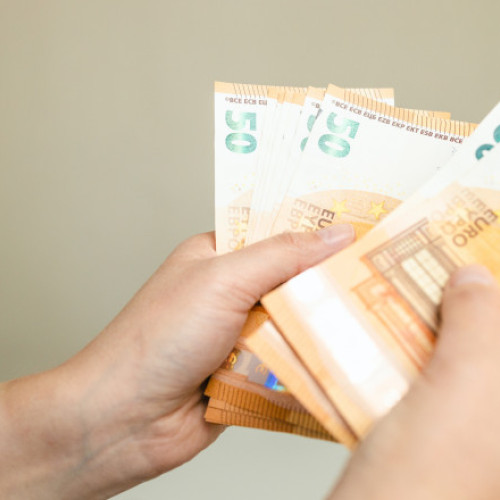 Deștiința pentru surorile românce ale decedatei în Italia: 100.000 de euro despăgubiri obținute de la o companie de asigurări