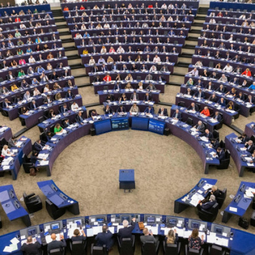 Angajatul unui eurodeputat suspectat de spionaj pentru China a fost arestat în Germania. Asistentul ar fi transmis informații ale Parlamentului European și ar fi spionat opozanți chinezi în Germania.