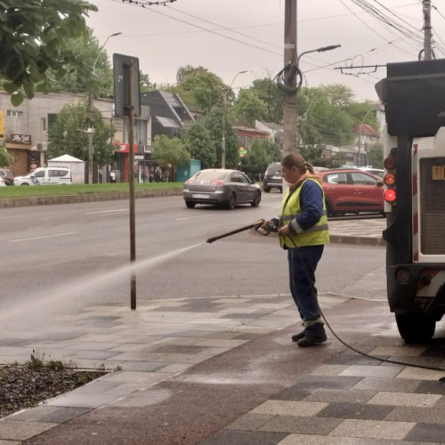 Meteorologii avertizează asupra norului de praf saharian care se îndepărtează din țară către est