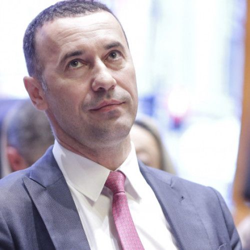 „Din respect pentru prahoveni”: Iulian Dumitrescu, urmărit penal de DNA, şi-a depus candidatura pentru un nou mandat la CJ Prahova