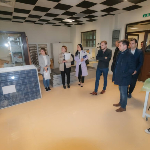 Evenimentul Young Business pentru tinerii antreprenori din Dâmbovița, organizat la Universitatea „Valahia”, a atras reprezentanți din mediul de afaceri