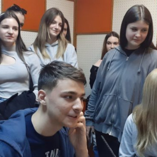 Elevii de la Colegiul Național ”Unirea” din Tg.Mureș Explorează Lumea Radioului în Săptămâna Verde