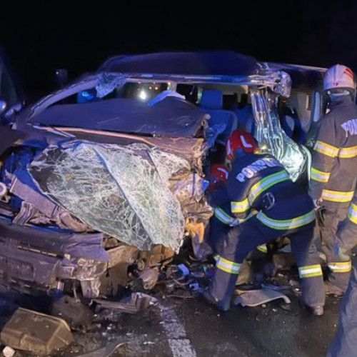 Accident rutier grav în județul Cluj: Trei bărbați au fost răniți într-o ciocnire între un autoturism și două dube