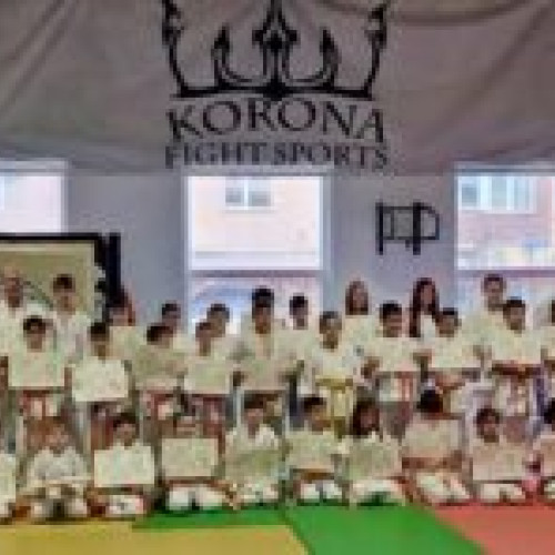 Sâmbătă, Târg volant cu arte marțiale și tradiții locale în Piața Unirii, Brașov