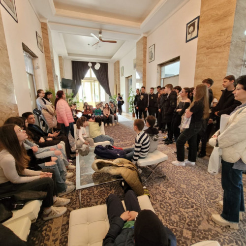 Viitorul jurnalistilor din scoala Dan Barbilian alaturi de echipa ziarului "Viaţa liberă" din Galati