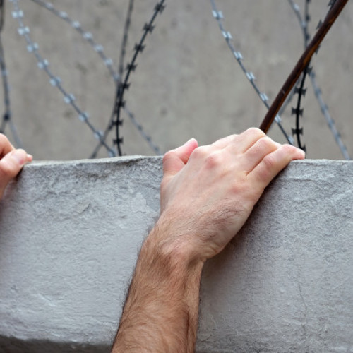 120 deținuți evadați din închisoarea din Nigeria în urma ploilor puternice