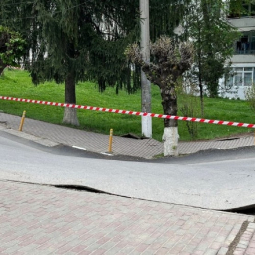 Surpare pe o stradă aglomerată! Pompierii intervin de urgență!