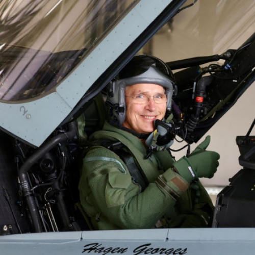 Secretarul general al NATO, Jens Stoltenberg, a zburat cu un avion de luptă german deasupra Mării Baltice pentru a verifica protecția spațiului aerian al Alianței Nord-Atlantice