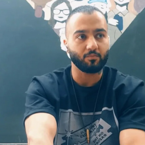 Galerie Foto Un rapper a fost condamnat la moarte pentru că a ieșit la proteste, în Iran