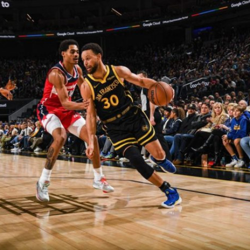 Stephen Curry desemnat jucătorul decisiv în NBA