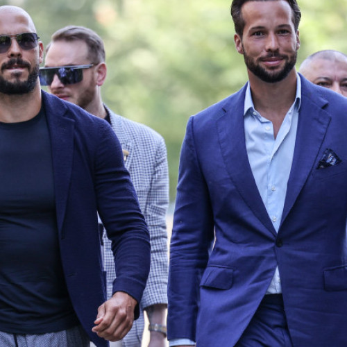 Procesul fraților Tate poate începe. Tribunalul Bucureşti a respins excepțiile formulate de inculpați