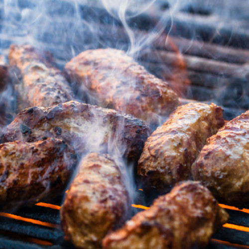 „Aveți grijă la carnea tocată și la bere”. Avertismentul ANPC pentru români înainte de 1 Mai