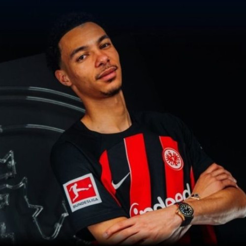 Fostul jucător al PSG, Ekitike, semnează permanent cu Eintracht Frankfurt, după ce clubul german a activat clauza de cumpărare a atacantului, anunţă cele două echipe vineri, potrivit AFP.