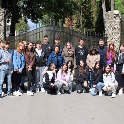 Elevii de la Colegiul Național „Vladimir Streinu” au vizitat Penitenciarul Găești în cadrul Proiectului Național „Școala altfel”