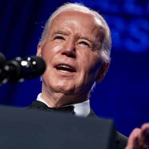 Joe Biden face glume pe seama lui Trump în timpul Cinei Corespondenților de la Casa Albă: Îi ironizează imaturitatea și îi încurajează pe jurnaliști să se concentreze asupra importanței momentului