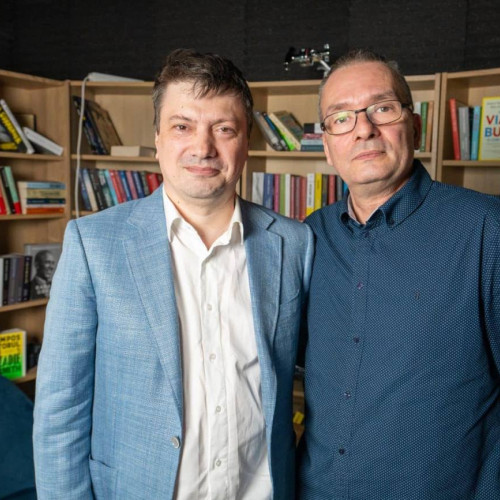 Democrația, libertatea și rațiunea publică, subiectele noului episod Avangarda: un dialog cu filosoful Sorin Cucerai despre metalumile postmoderne și criza instituțiilor fundamentale în societatea contemporană