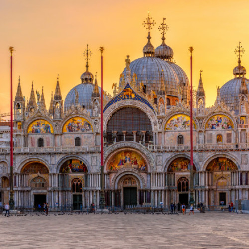 Italia impune taxe si restrictii pentru turisti: Veneția, Florența, Cinque Terre si insulele italiene au initiat măsuri pentru a controla numărul de vizitatori