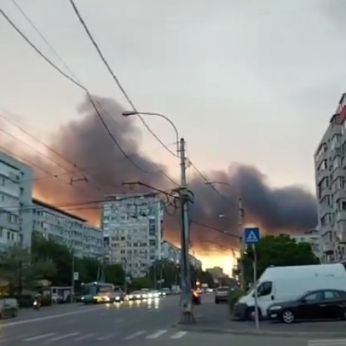 Explozii și Incendiu la o Clădire din Sectorul 1 din Capitala - Pompierii Intervin cu 15 Autospeciale pentru a Stinge Focul