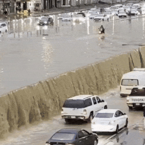 Vreme severă în Arabia Saudită: Vânt puternic, inundații și evacuări în anumite zone