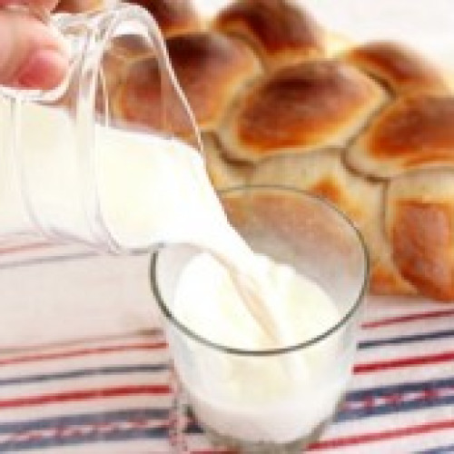 Alertă alimentară înainte de sărbători: Lapte falsificat cu substanțe chimice, vândut în magazine!