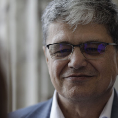 Majorarea termenului limită pentru plata impozitelor de lux de către Guvern. Boloş: Taxa de 0,5% pentru proprietăţile şi maşinile costisitoare, amânată până la 30 septembrie, în urma adoptării unei ordonanțe de urgență de digitalizare a serviciilor fiscale.