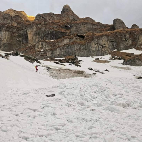 Risc moderat de avalanșe în Bucegi - Avertizment pentru cei care doresc să plece în drumeție în perioada minivacanței de 1 mai