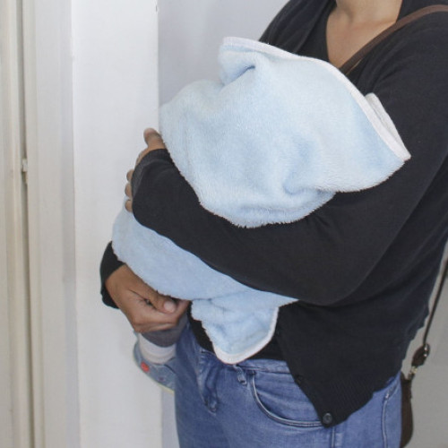 Mamele minore cu vârsta de minim 16 ani vor primi alocații pentru copil și dreptul de a decide pentru ei în legătură cu statul - proiect adoptat în unanimitate